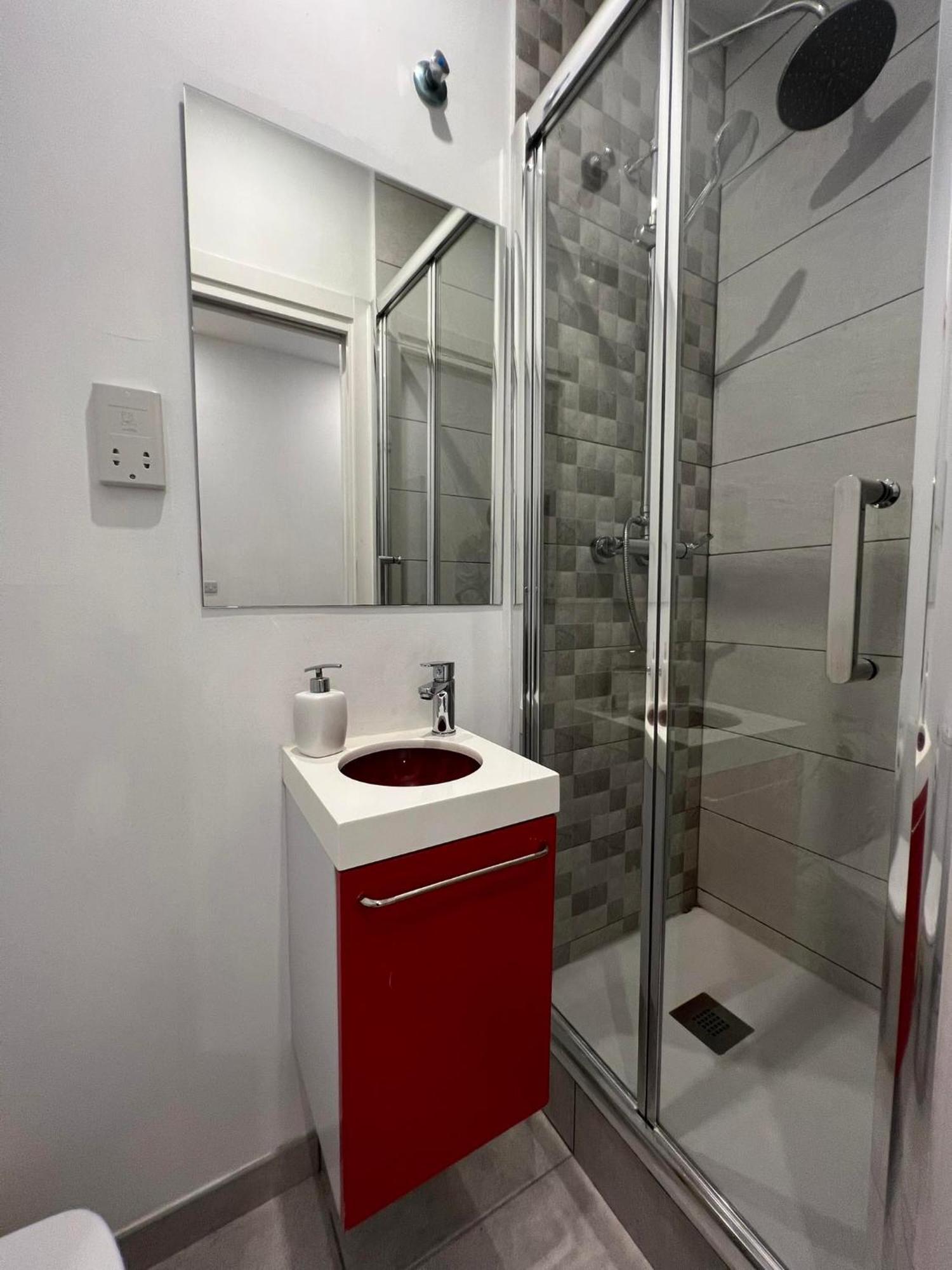 Апартаменты 2Br And 2Ba In The Zoko Cozy And Convenient Гибралтар Экстерьер фото